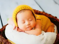image bg Newborn Baby Models