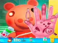 image bg Piggy Hand Doctor Fun Games for Girls Online